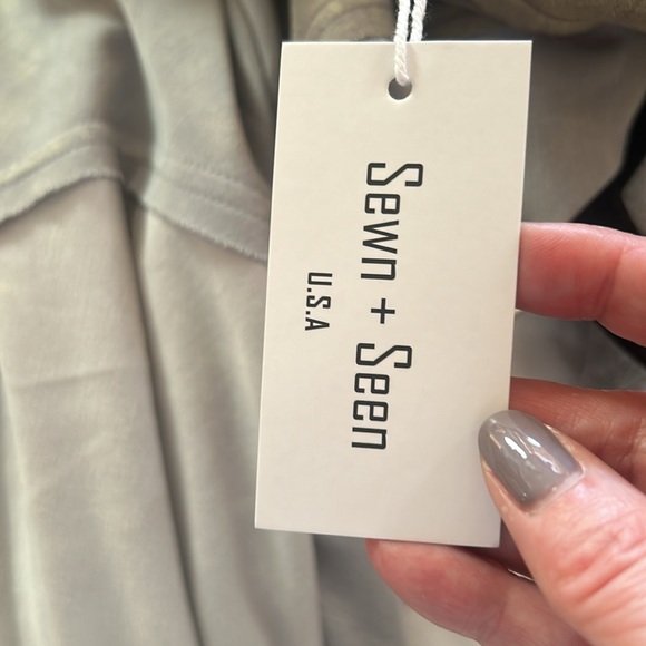 NWT scuba sweatshirt from Sewn and Seen - Picture 4 of 4